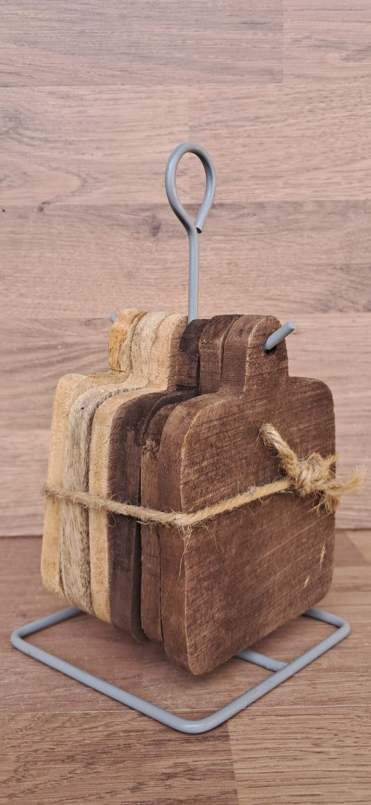 Sous-verres en bois avec support.